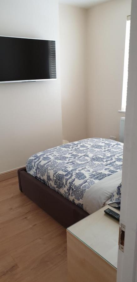 London Luxury 3 Bedroom 2 Bathrooms Flat 1 Min To Redbridge Station Free Parking & Wifi Wanstead Exterior photo