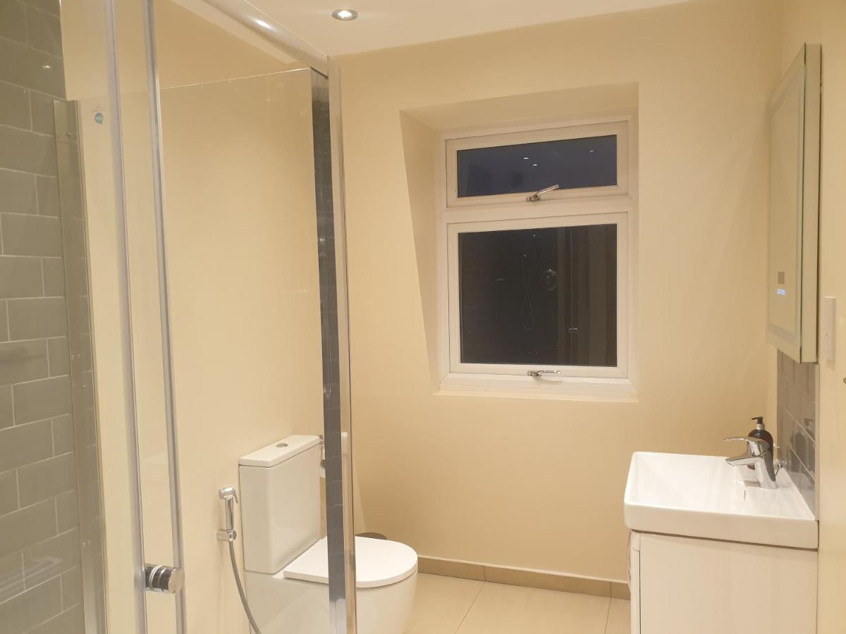 London Luxury 3 Bedroom 2 Bathrooms Flat 1 Min To Redbridge Station Free Parking & Wifi Wanstead Exterior photo