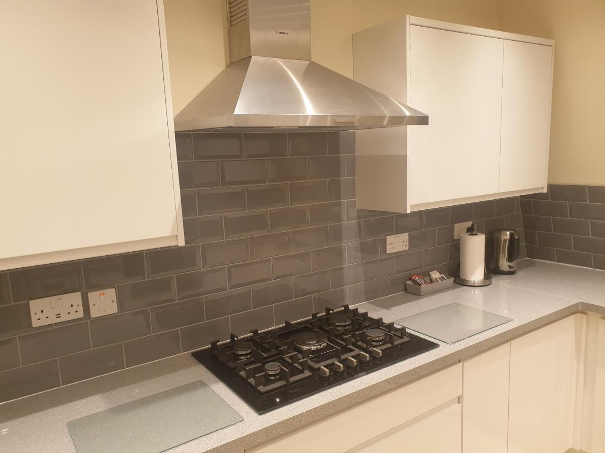London Luxury 3 Bedroom 2 Bathrooms Flat 1 Min To Redbridge Station Free Parking & Wifi Wanstead Exterior photo