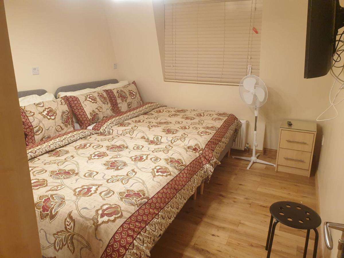 London Luxury 3 Bedroom 2 Bathrooms Flat 1 Min To Redbridge Station Free Parking & Wifi Wanstead Exterior photo