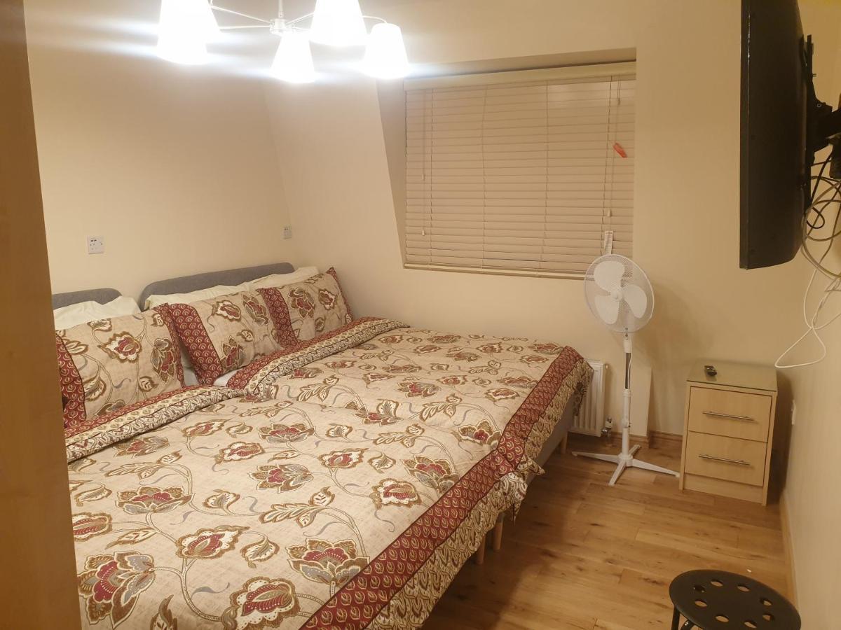London Luxury 3 Bedroom 2 Bathrooms Flat 1 Min To Redbridge Station Free Parking & Wifi Wanstead Exterior photo